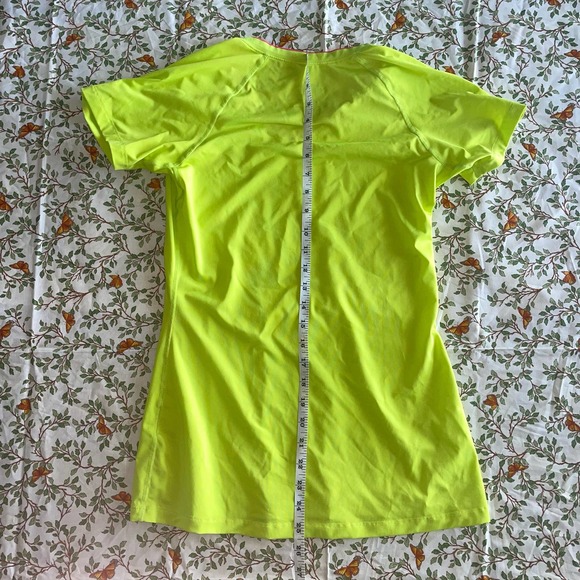 Women’s Nike Pro Dri-Fit fitted short sleeve spandex top - Picture 6 of 6